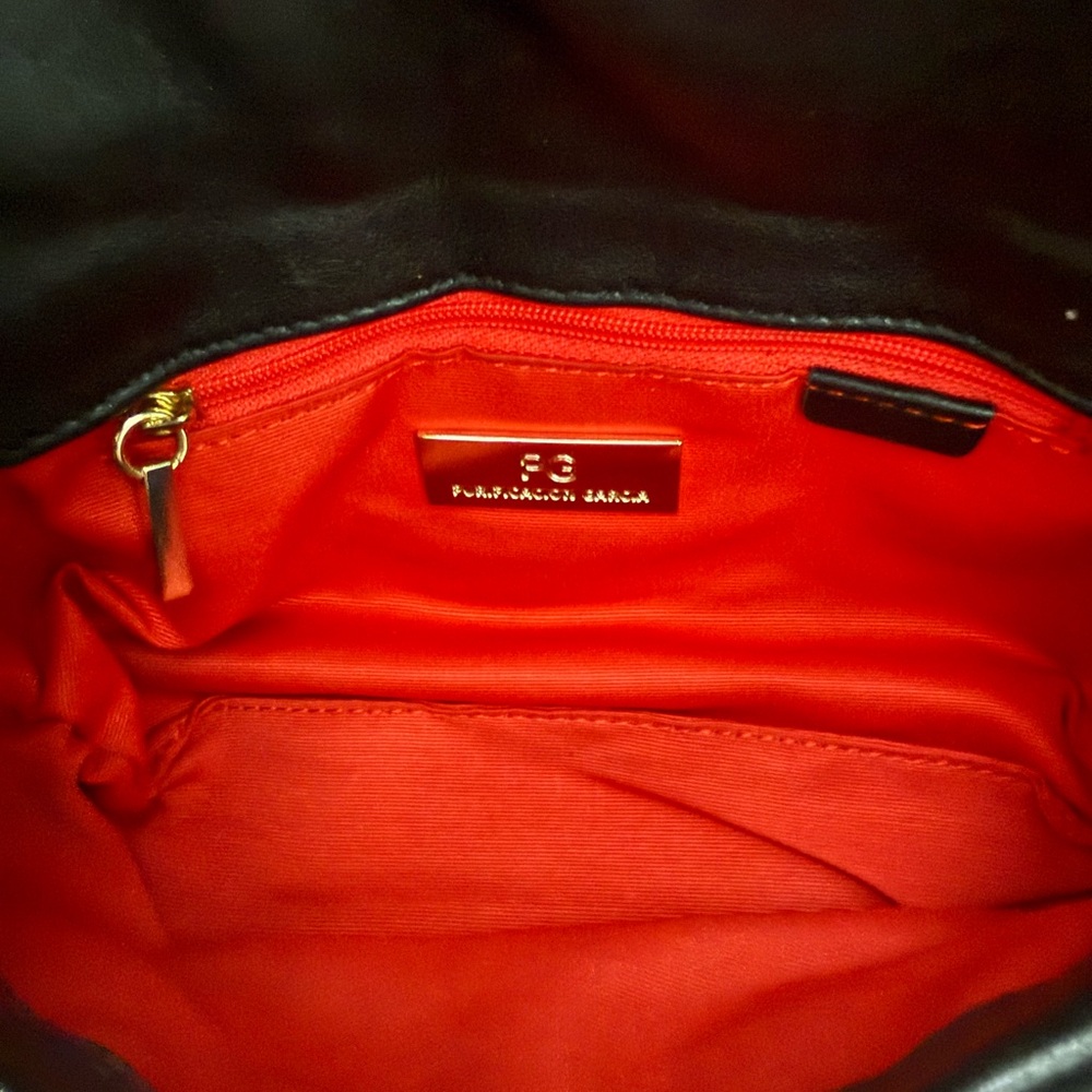 Purificación García Black Quilted Leather PG Flap Shoulder Bag Chain Strap - Picture 4 of 4